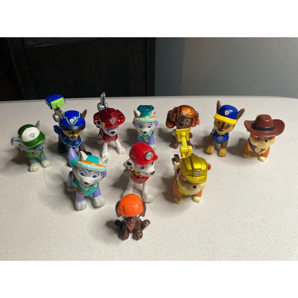 Paw Patrol Pup Figures Lot of 11 Cartoon Nickelodeon